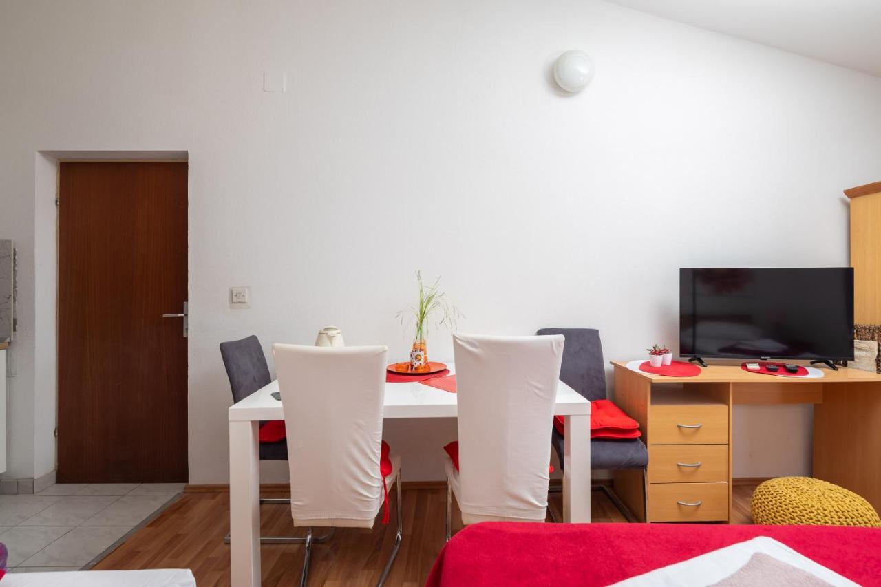Beach Apartments Borovina Stanici Eksteriør billede