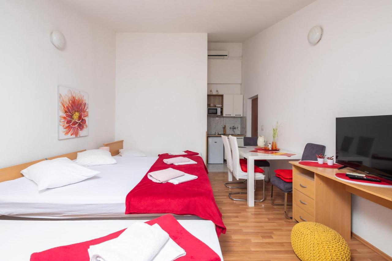 Beach Apartments Borovina Stanici Eksteriør billede