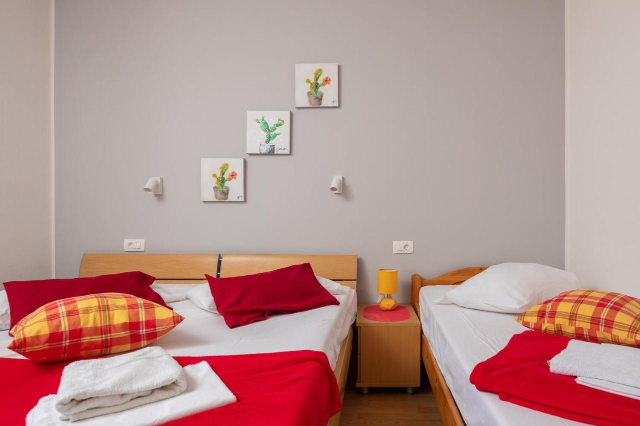Beach Apartments Borovina Stanici Eksteriør billede