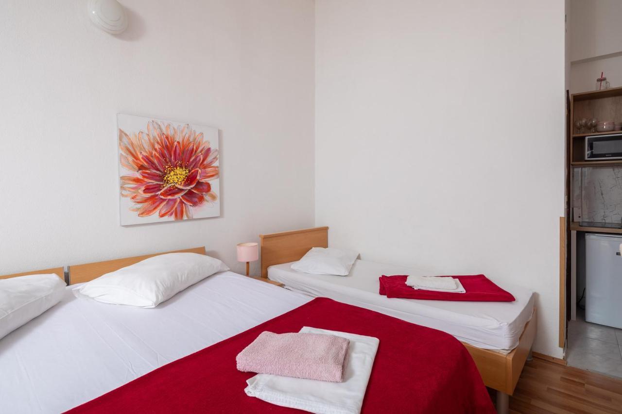 Beach Apartments Borovina Stanici Eksteriør billede